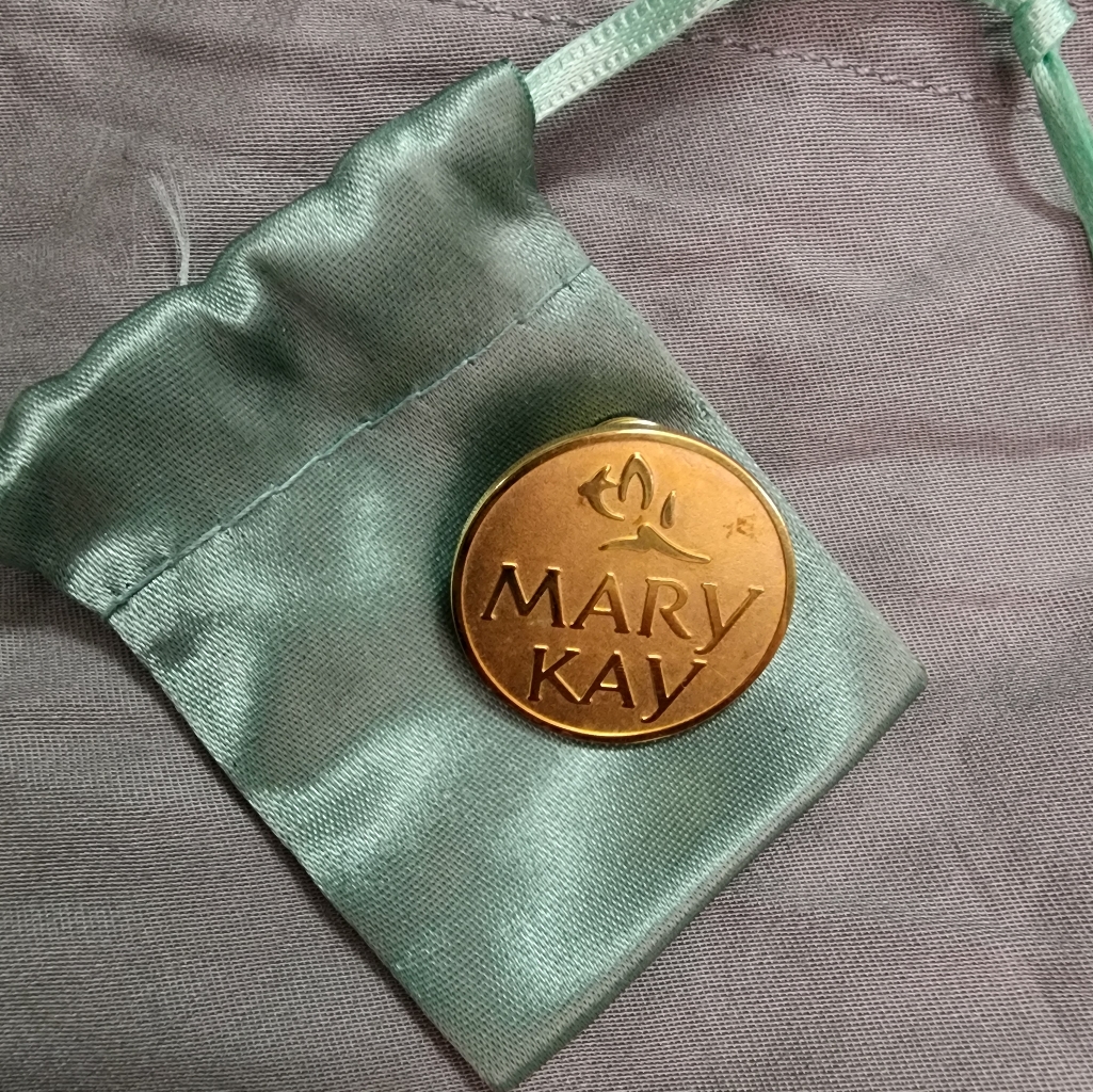 Vintage Mary Kay Pin 15$